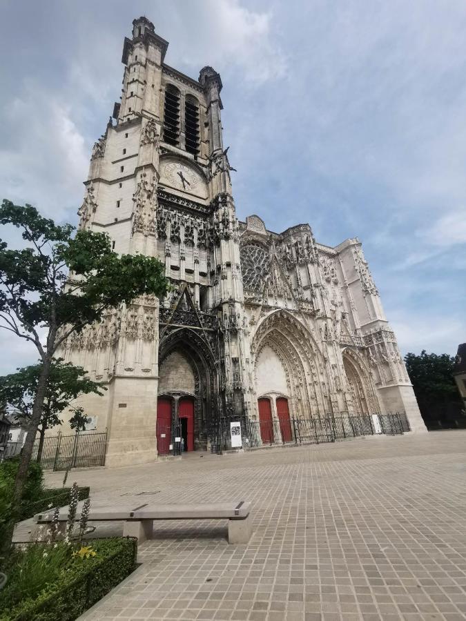 La Marmotte De La Cathédrale - Calme - Jardin Appartement *